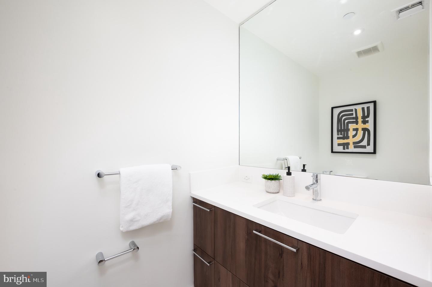 1650 SILVER HILL DR #1302, MCLEAN, Virginia 22102, 2 Bedrooms Bedrooms, ,2 BathroomsBathrooms,Residential,For sale,1650 SILVER HILL DR #1302,VAFX2259174 MLS # VAFX2259174