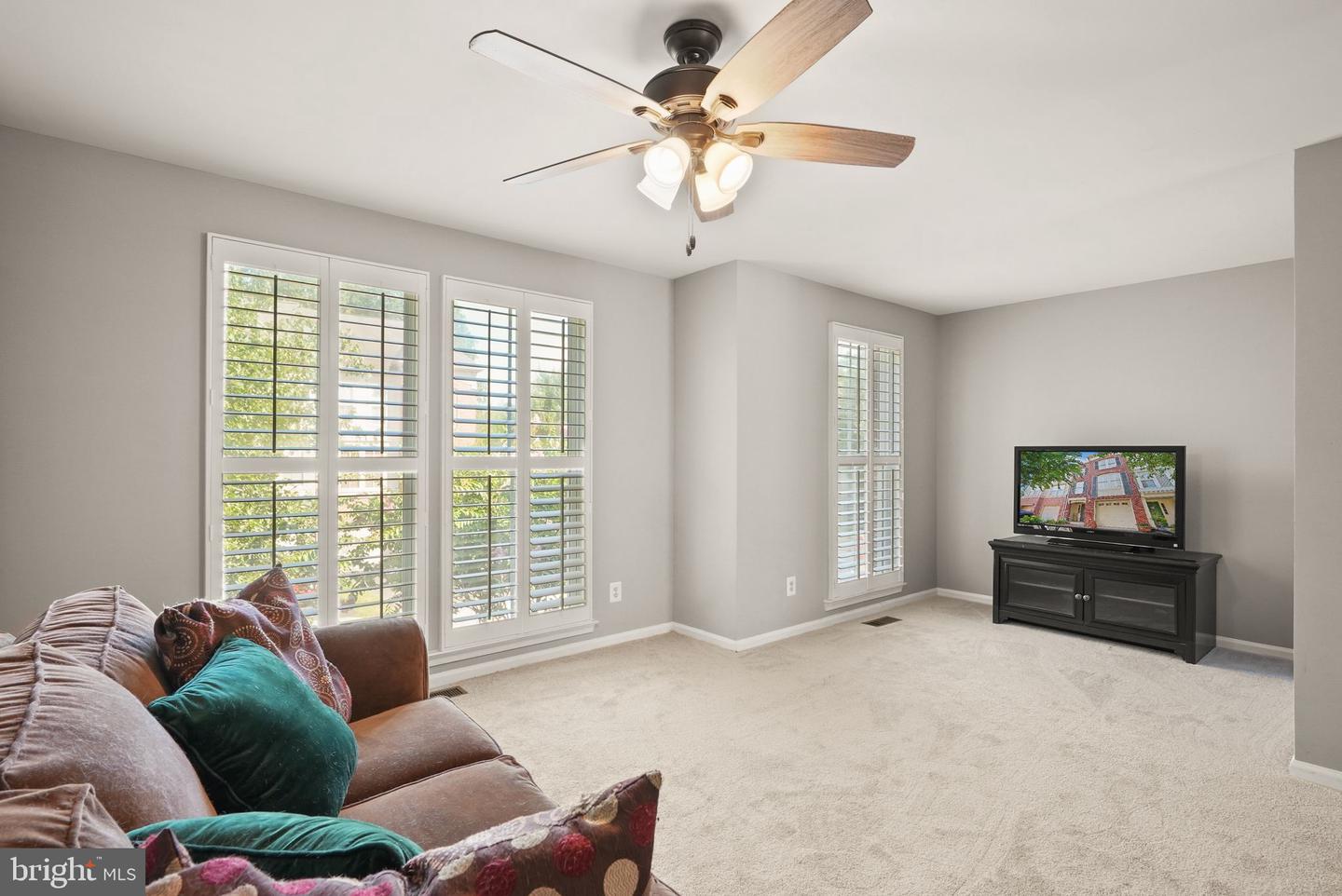 43117 HUNTERS GREEN SQ, BROADLANDS, Virginia 20148, 3 Bedrooms Bedrooms, ,2 BathroomsBathrooms,Residential,For sale,43117 HUNTERS GREEN SQ,VALO2103852 MLS # VALO2103852