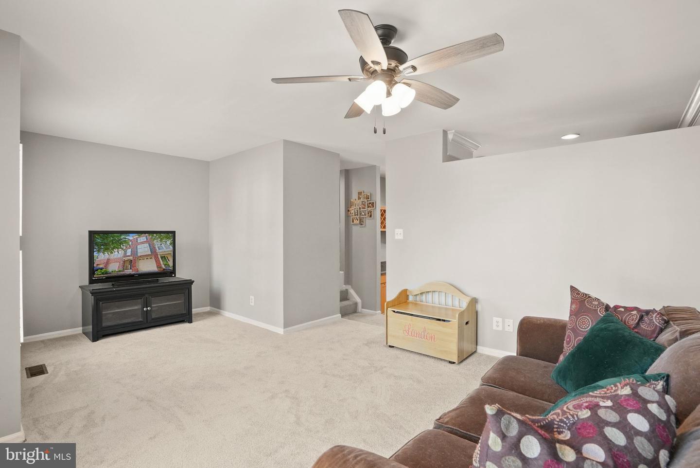 43117 HUNTERS GREEN SQ, BROADLANDS, Virginia 20148, 3 Bedrooms Bedrooms, ,2 BathroomsBathrooms,Residential,For sale,43117 HUNTERS GREEN SQ,VALO2103852 MLS # VALO2103852