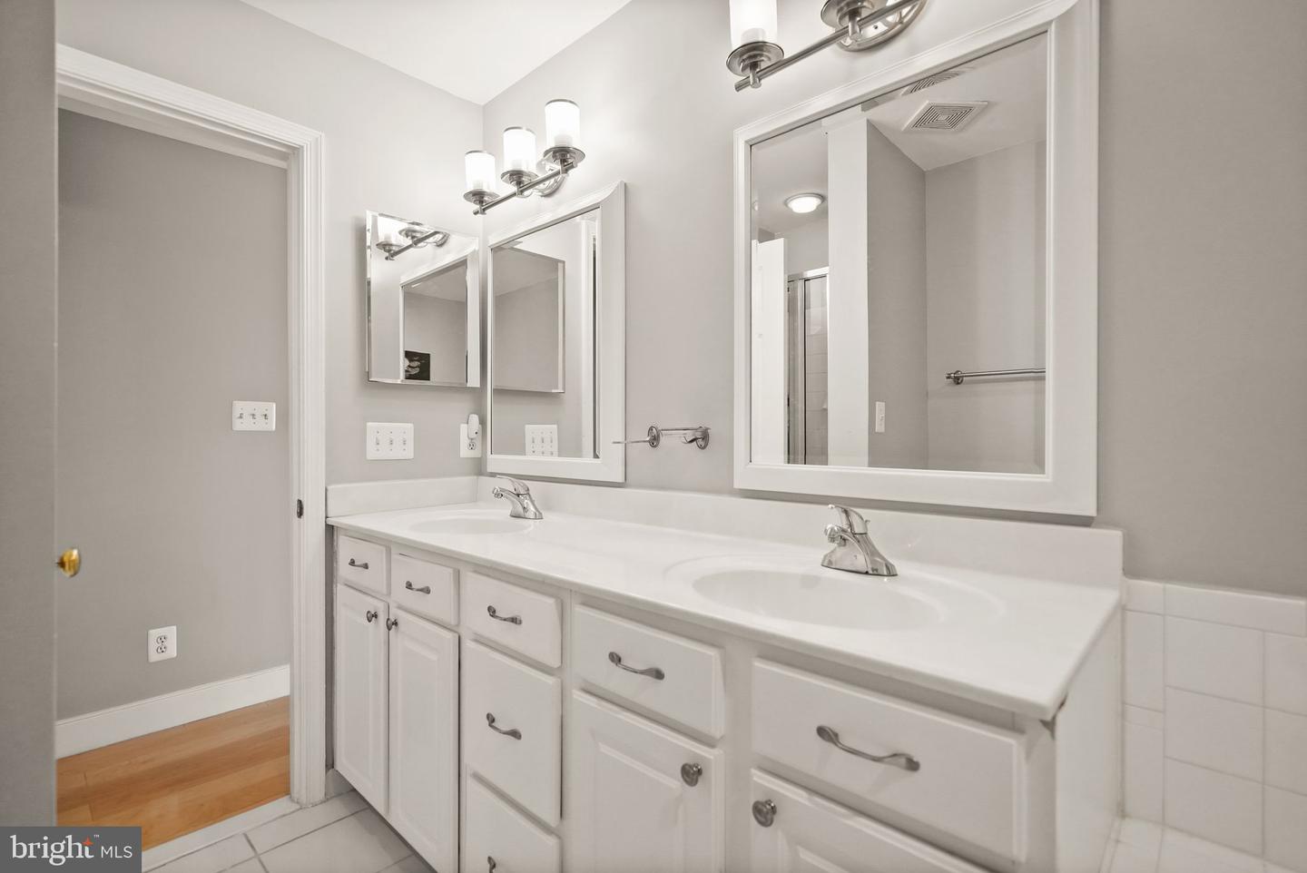 43117 HUNTERS GREEN SQ, BROADLANDS, Virginia 20148, 3 Bedrooms Bedrooms, ,2 BathroomsBathrooms,Residential,For sale,43117 HUNTERS GREEN SQ,VALO2103852 MLS # VALO2103852