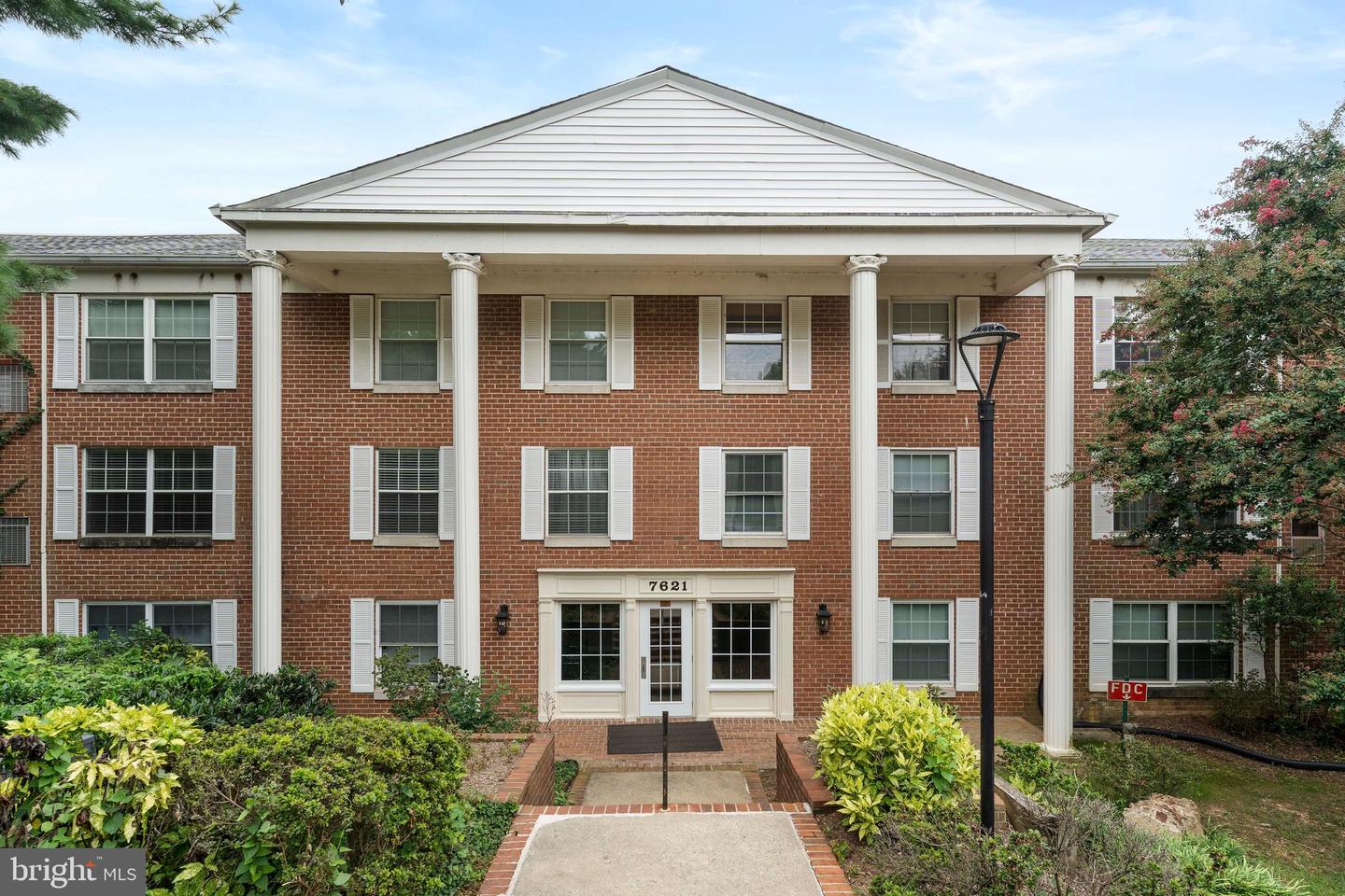 7621 TREMAYNE PL #113, MCLEAN, Virginia 22102, 2 Bedrooms Bedrooms, ,2 BathroomsBathrooms,Residential,For sale,7621 TREMAYNE PL #113,VAFX2259412 MLS # VAFX2259412