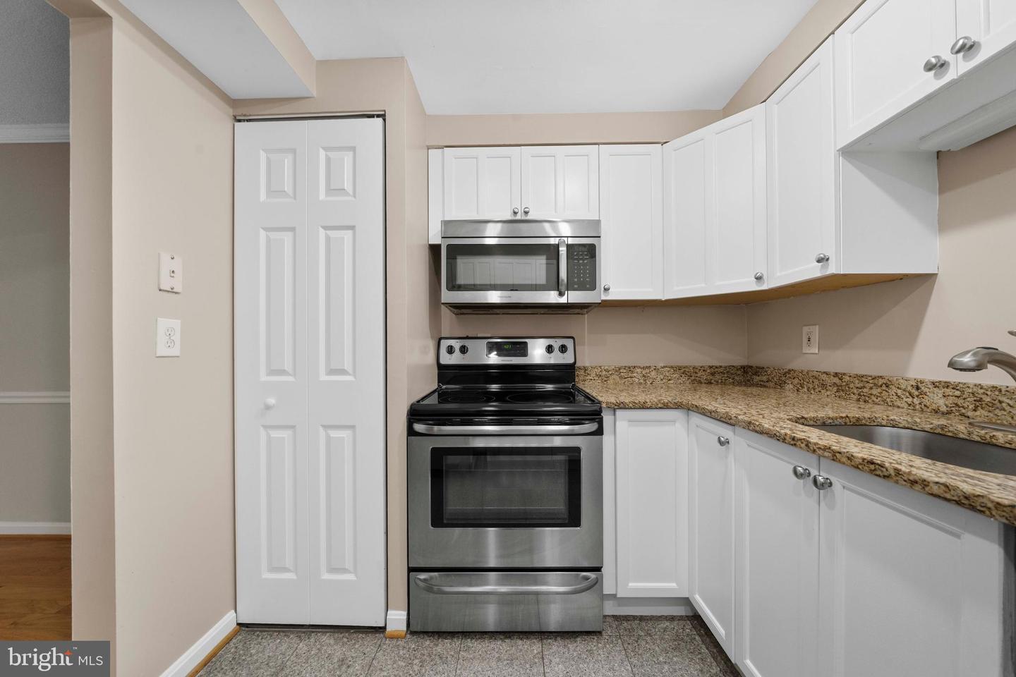 7621 TREMAYNE PL #113, MCLEAN, Virginia 22102, 2 Bedrooms Bedrooms, ,2 BathroomsBathrooms,Residential,For sale,7621 TREMAYNE PL #113,VAFX2259412 MLS # VAFX2259412