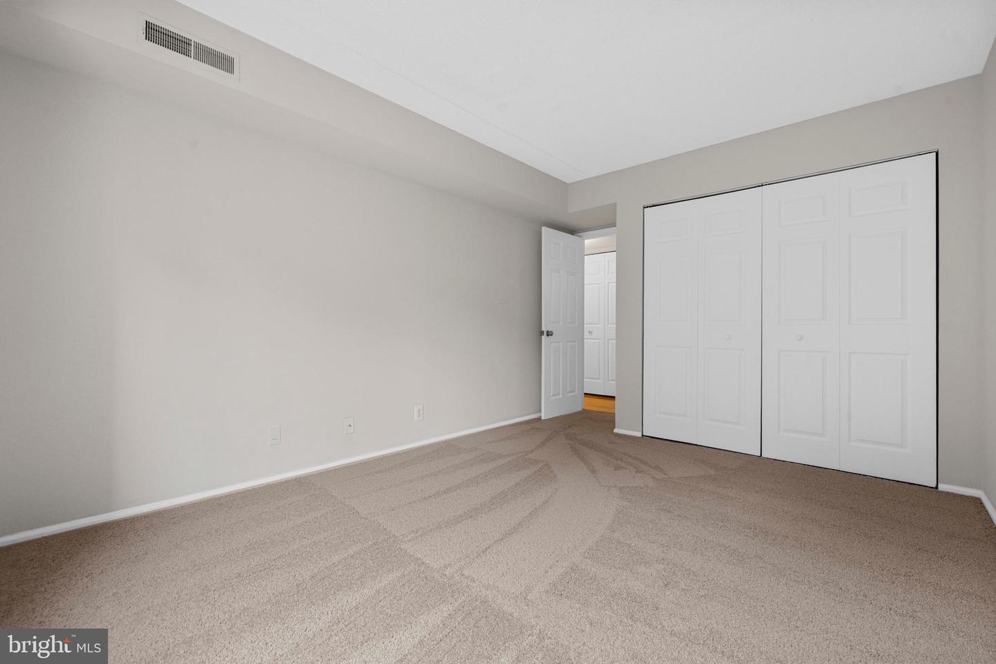 7621 TREMAYNE PL #113, MCLEAN, Virginia 22102, 2 Bedrooms Bedrooms, ,2 BathroomsBathrooms,Residential,For sale,7621 TREMAYNE PL #113,VAFX2259412 MLS # VAFX2259412
