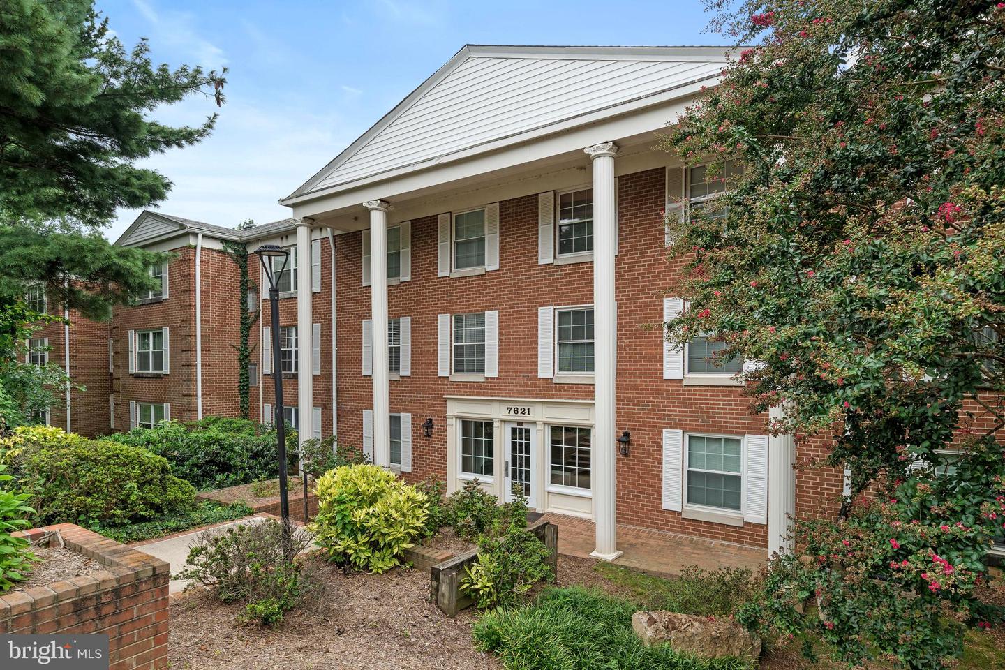 7621 TREMAYNE PL #113, MCLEAN, Virginia 22102, 2 Bedrooms Bedrooms, ,2 BathroomsBathrooms,Residential,For sale,7621 TREMAYNE PL #113,VAFX2259412 MLS # VAFX2259412
