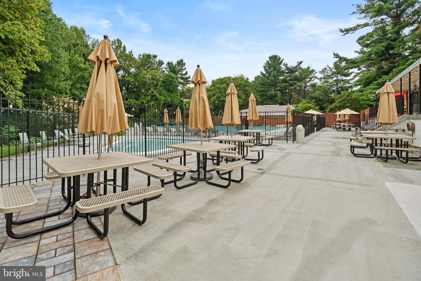 7621 TREMAYNE PL #113, MCLEAN, Virginia 22102, 2 Bedrooms Bedrooms, ,2 BathroomsBathrooms,Residential,For sale,7621 TREMAYNE PL #113,VAFX2259412 MLS # VAFX2259412