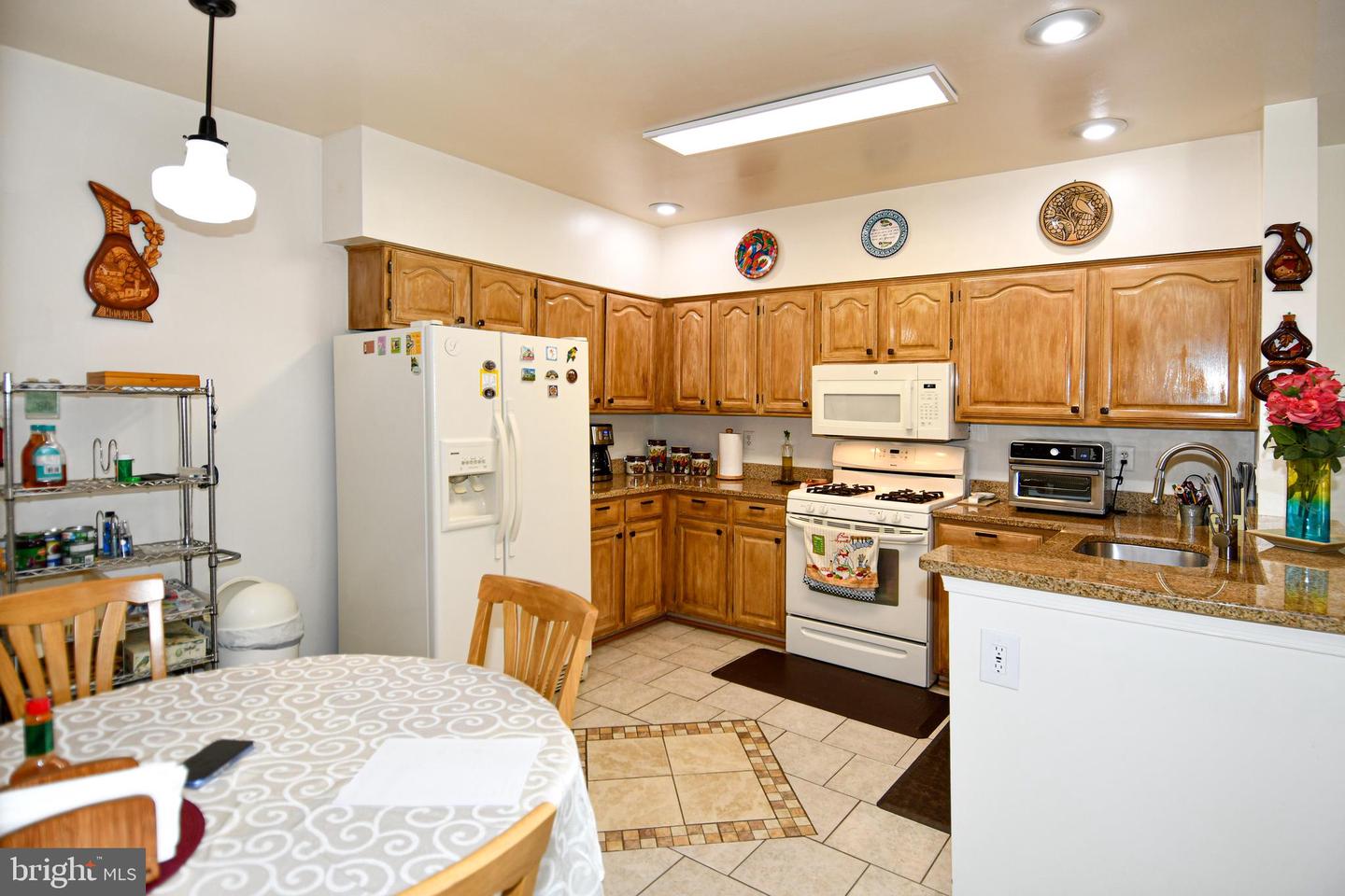 14425 FALLSCLIFF LN #10, CENTREVILLE, Virginia 20120, 3 Bedrooms Bedrooms, ,2 BathroomsBathrooms,Residential,For sale,14425 FALLSCLIFF LN #10,VAFX2259646 MLS # VAFX2259646
