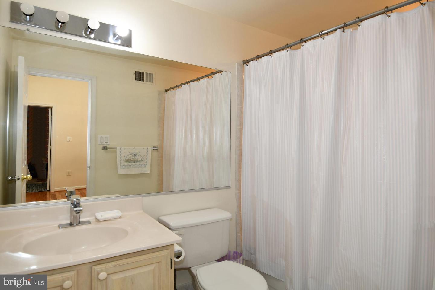 14425 FALLSCLIFF LN #10, CENTREVILLE, Virginia 20120, 3 Bedrooms Bedrooms, ,2 BathroomsBathrooms,Residential,For sale,14425 FALLSCLIFF LN #10,VAFX2259646 MLS # VAFX2259646