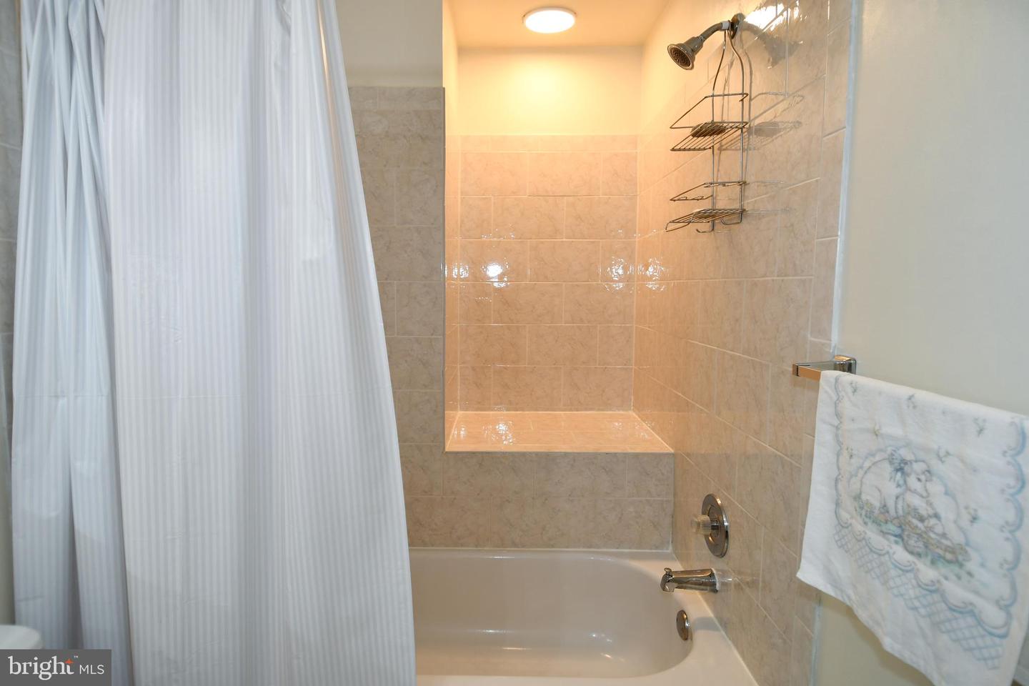 14425 FALLSCLIFF LN #10, CENTREVILLE, Virginia 20120, 3 Bedrooms Bedrooms, ,2 BathroomsBathrooms,Residential,For sale,14425 FALLSCLIFF LN #10,VAFX2259646 MLS # VAFX2259646