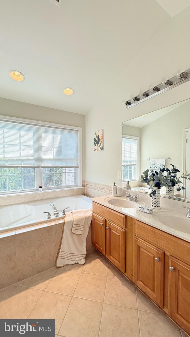 13437 WOOD LILLY LN, CENTREVILLE, Virginia 20120, 3 Bedrooms Bedrooms, ,3 BathroomsBathrooms,Residential,For sale,13437 WOOD LILLY LN,VAFX2259696 MLS # VAFX2259696
