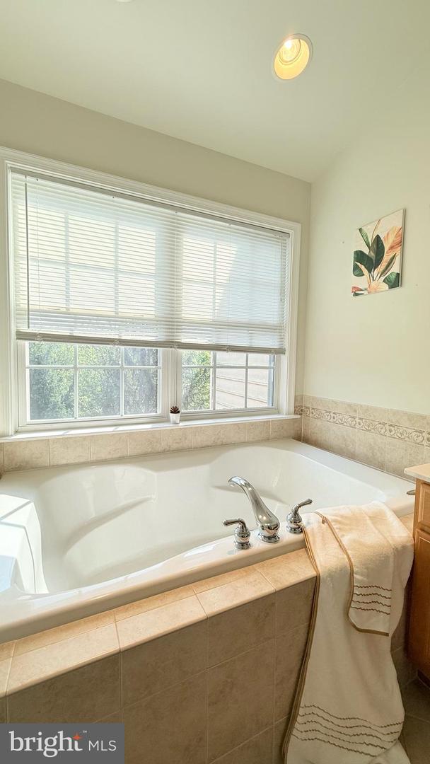 13437 WOOD LILLY LN, CENTREVILLE, Virginia 20120, 3 Bedrooms Bedrooms, ,3 BathroomsBathrooms,Residential,For sale,13437 WOOD LILLY LN,VAFX2259696 MLS # VAFX2259696