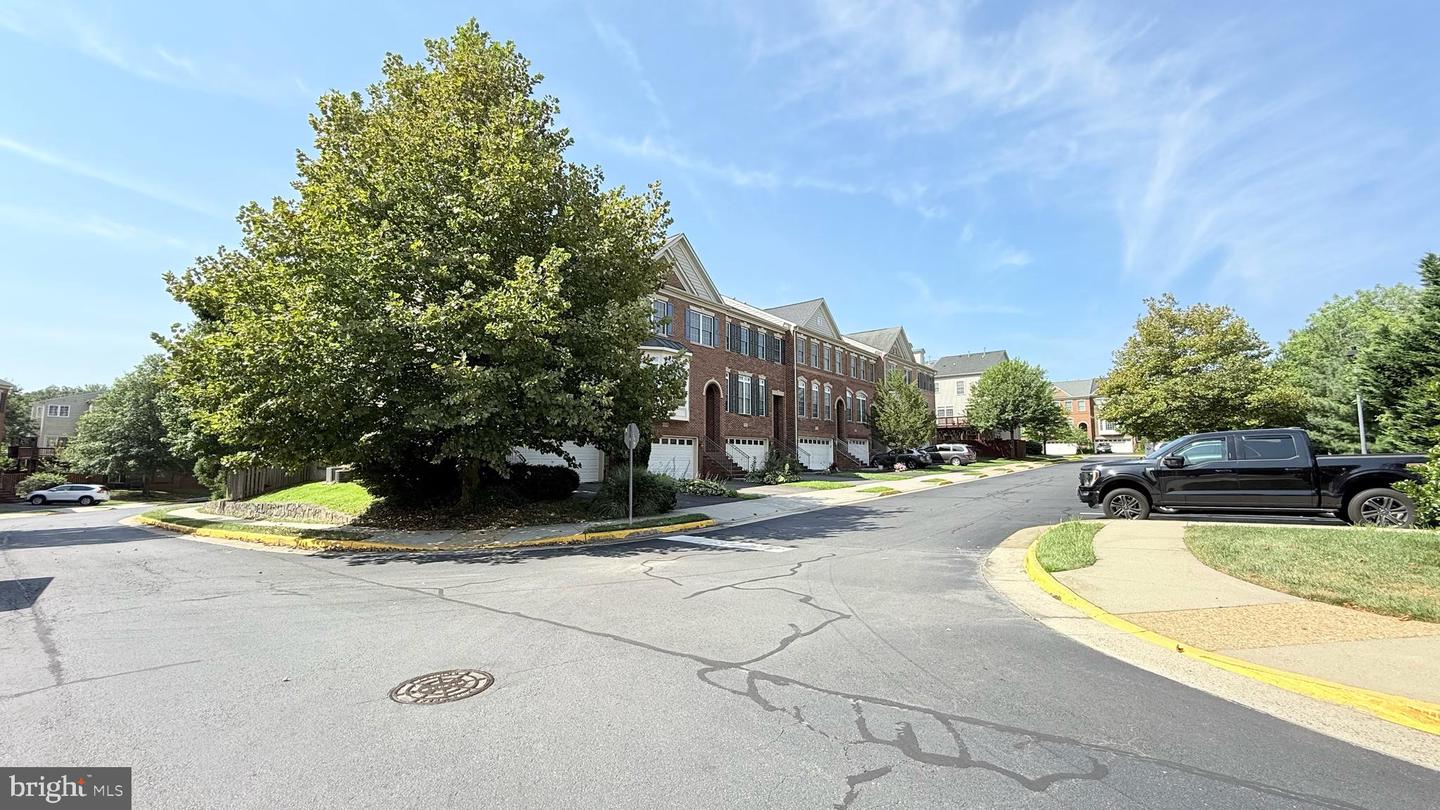 13437 WOOD LILLY LN, CENTREVILLE, Virginia 20120, 3 Bedrooms Bedrooms, ,3 BathroomsBathrooms,Residential,For sale,13437 WOOD LILLY LN,VAFX2259696 MLS # VAFX2259696