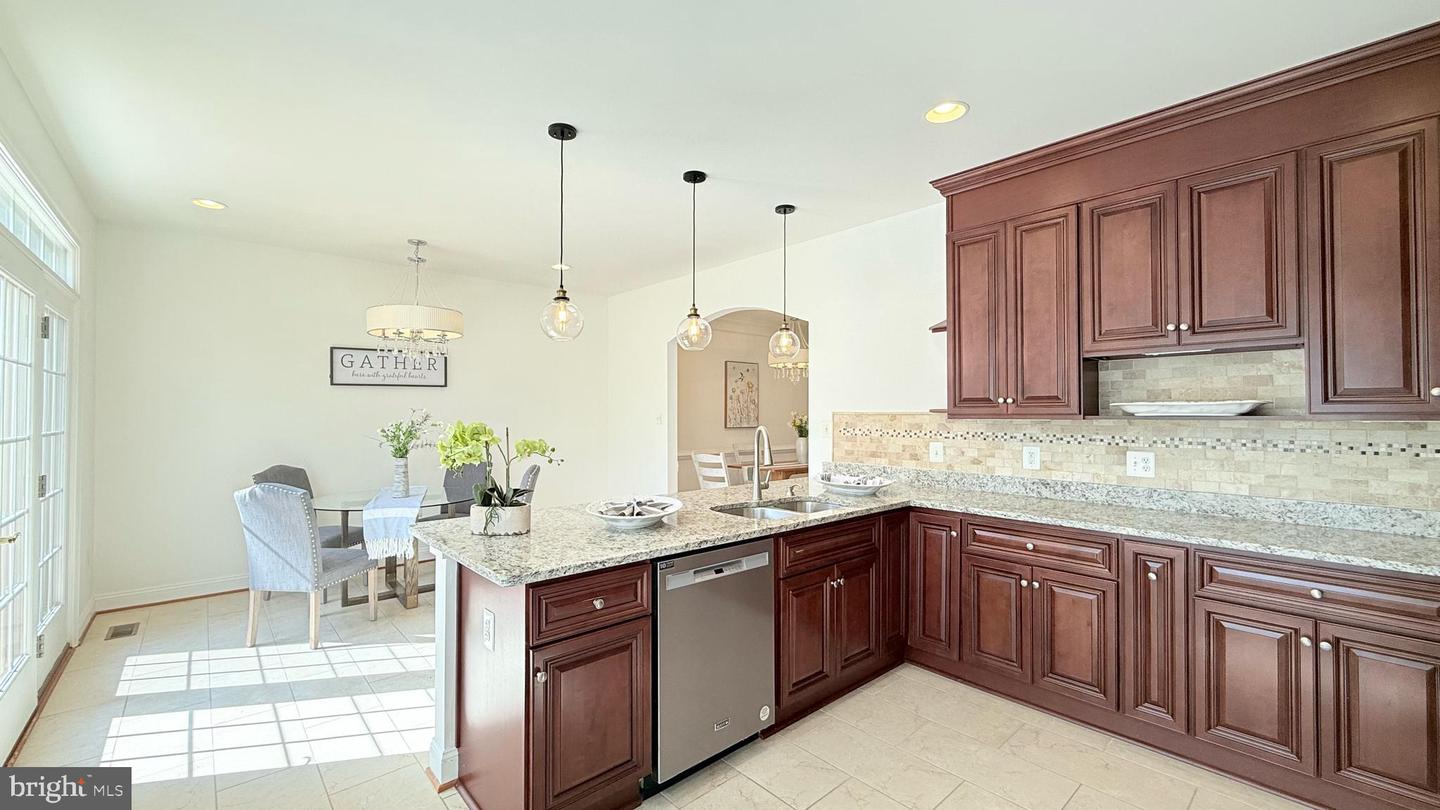 13437 WOOD LILLY LN, CENTREVILLE, Virginia 20120, 3 Bedrooms Bedrooms, ,3 BathroomsBathrooms,Residential,For sale,13437 WOOD LILLY LN,VAFX2259696 MLS # VAFX2259696