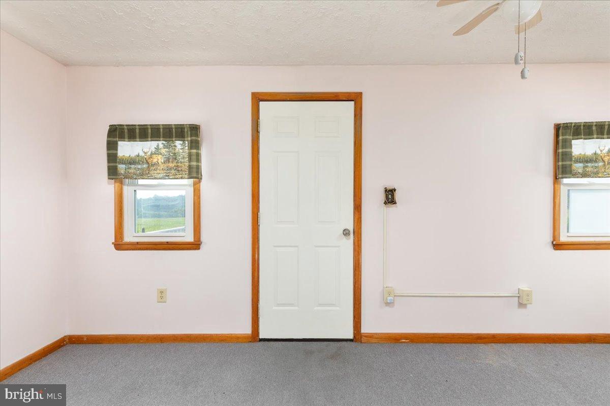 919 RIDGE HOLLOW RD, EDINBURG, Virginia 22824, 2 Bedrooms Bedrooms, ,1 BathroomBathrooms,Residential,For sale,919 RIDGE HOLLOW RD,VASH2012180 MLS # VASH2012180