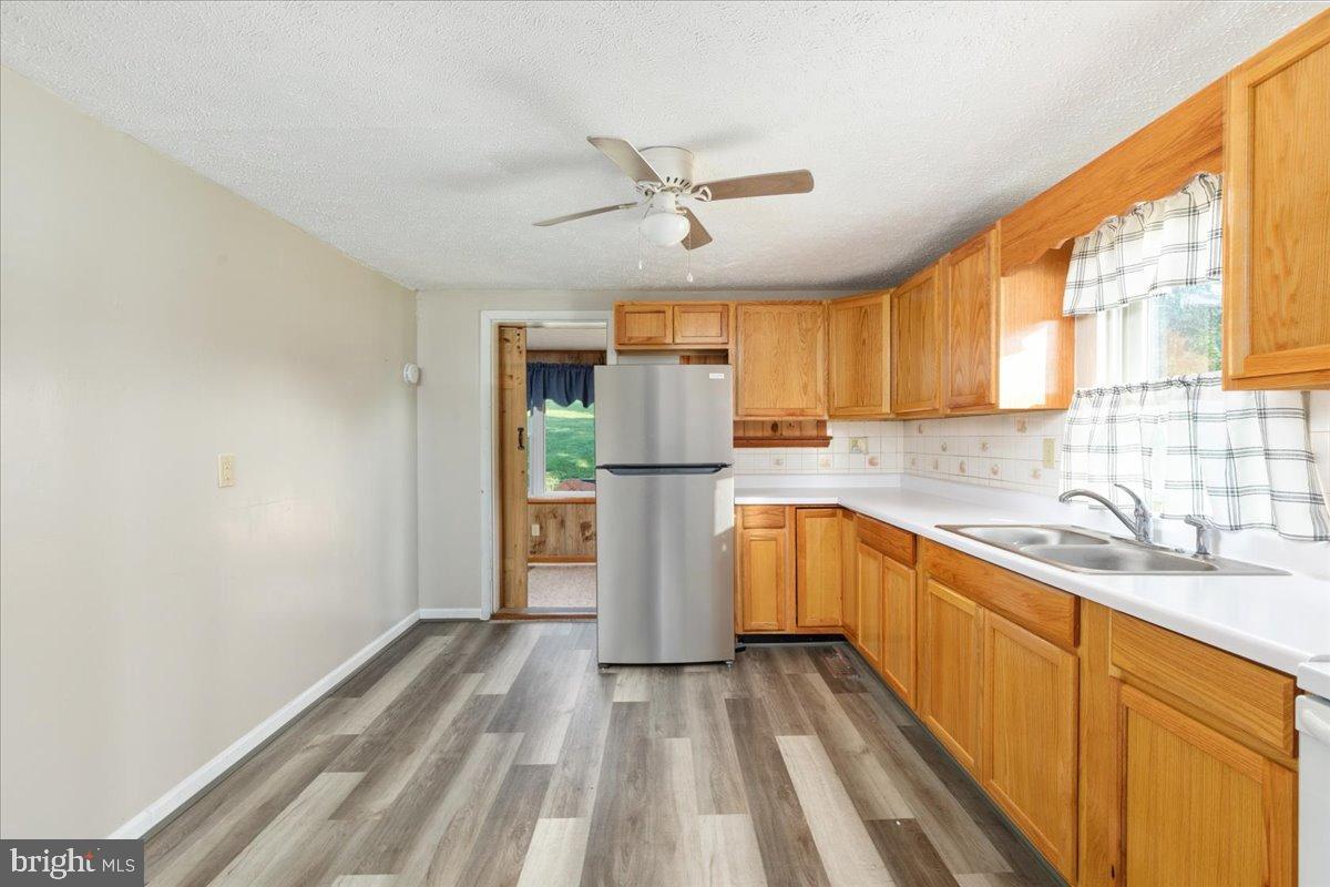 919 RIDGE HOLLOW RD, EDINBURG, Virginia 22824, 2 Bedrooms Bedrooms, ,1 BathroomBathrooms,Residential,For sale,919 RIDGE HOLLOW RD,VASH2012180 MLS # VASH2012180