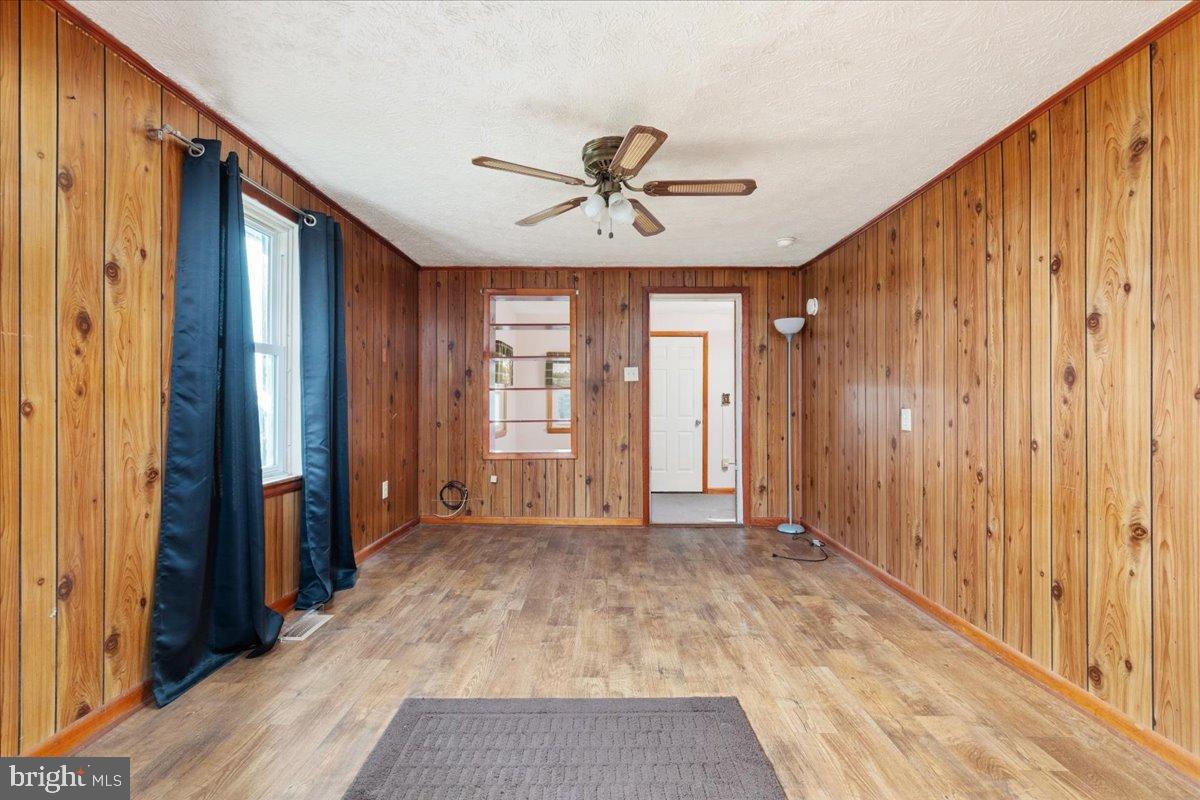 919 RIDGE HOLLOW RD, EDINBURG, Virginia 22824, 2 Bedrooms Bedrooms, ,1 BathroomBathrooms,Residential,For sale,919 RIDGE HOLLOW RD,VASH2012180 MLS # VASH2012180