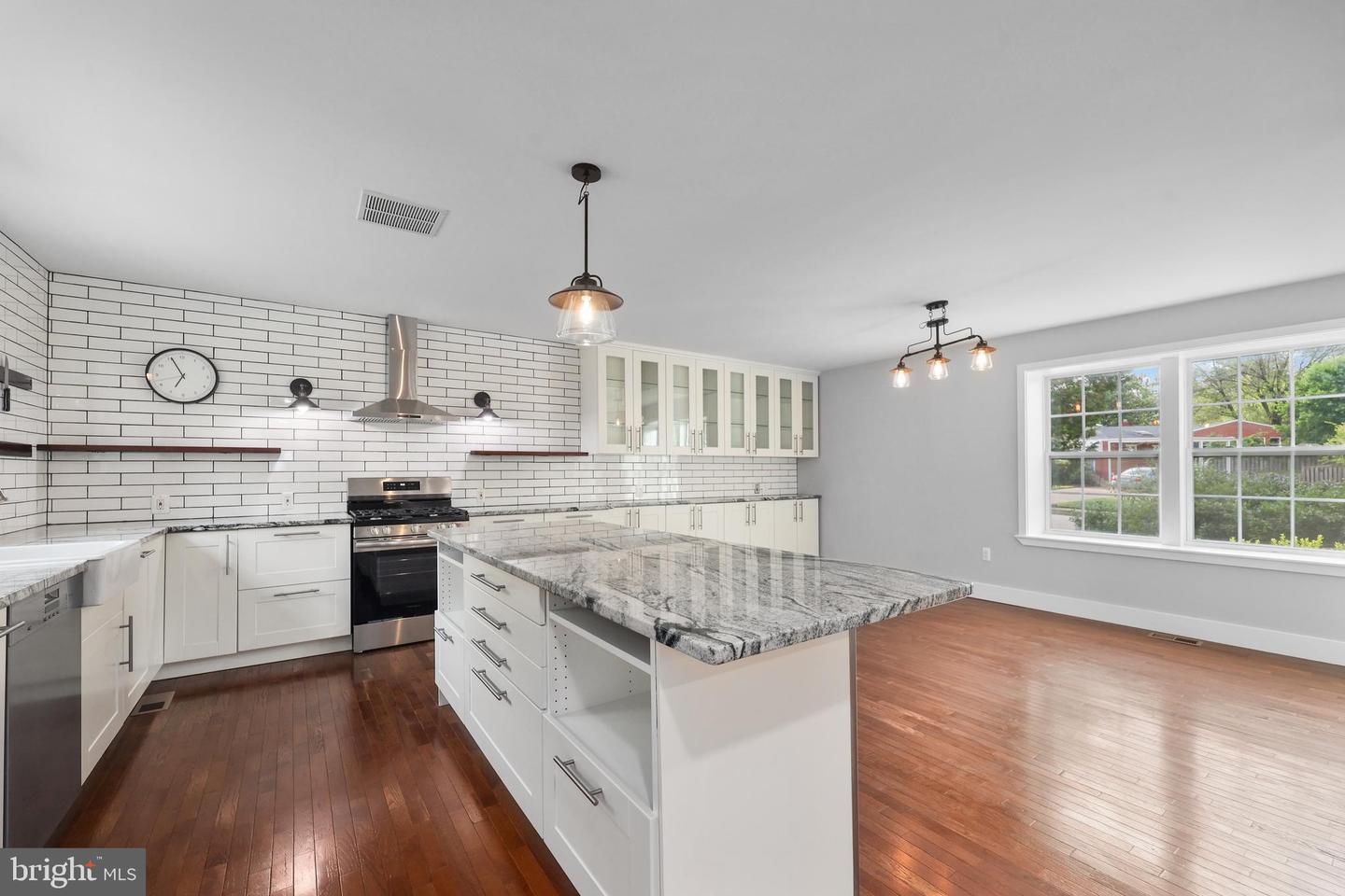 6057 BROOK DR, FALLS CHURCH, Virginia 22044, 6 Bedrooms Bedrooms, ,4 BathroomsBathrooms,Residential,For sale,6057 BROOK DR,VAFX2259828 MLS # VAFX2259828