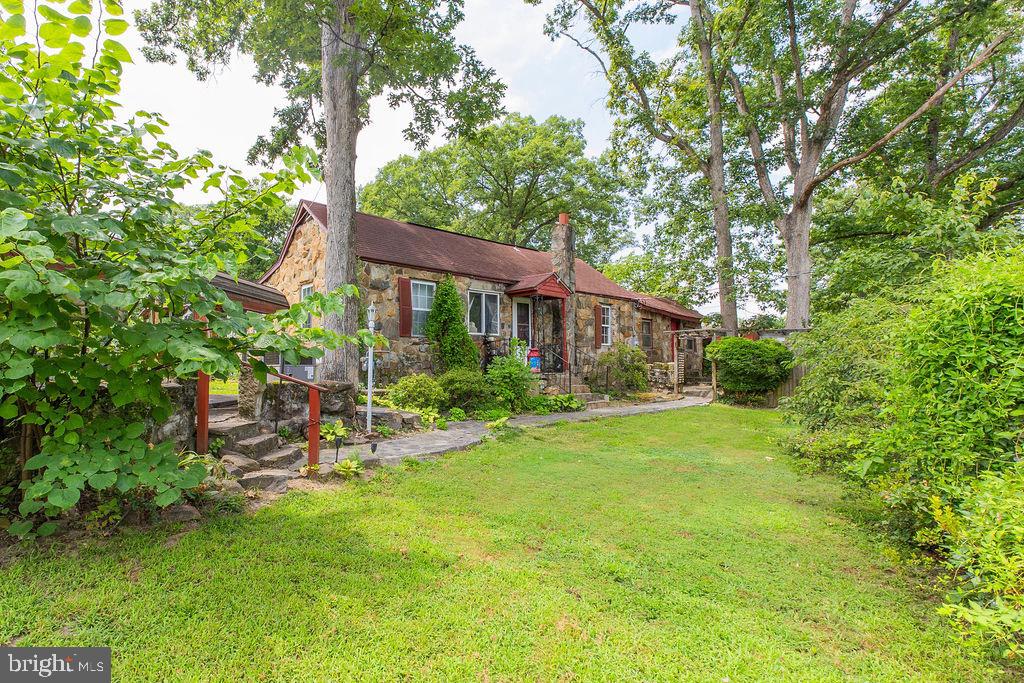 202 EARLY ST, FREDERICKSBURG, Virginia 22408, 3 Bedrooms Bedrooms, 11 Rooms Rooms,2 BathroomsBathrooms,Residential,For sale,202 EARLY ST,VASP2035304 MLS # VASP2035304