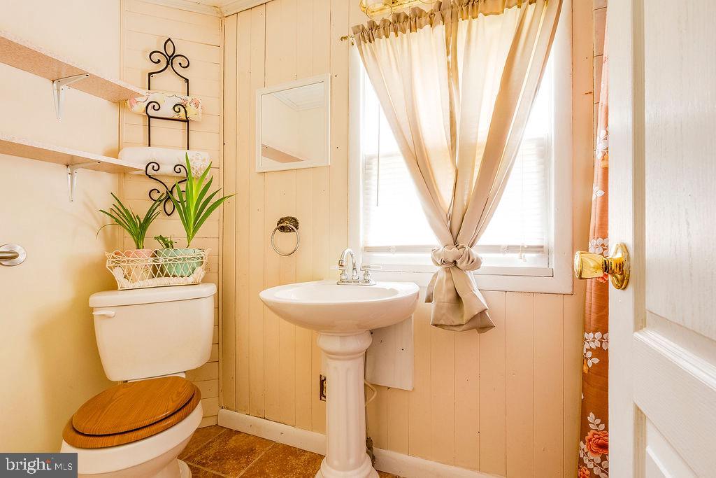 202 EARLY ST, FREDERICKSBURG, Virginia 22408, 3 Bedrooms Bedrooms, 11 Rooms Rooms,2 BathroomsBathrooms,Residential,For sale,202 EARLY ST,VASP2035304 MLS # VASP2035304