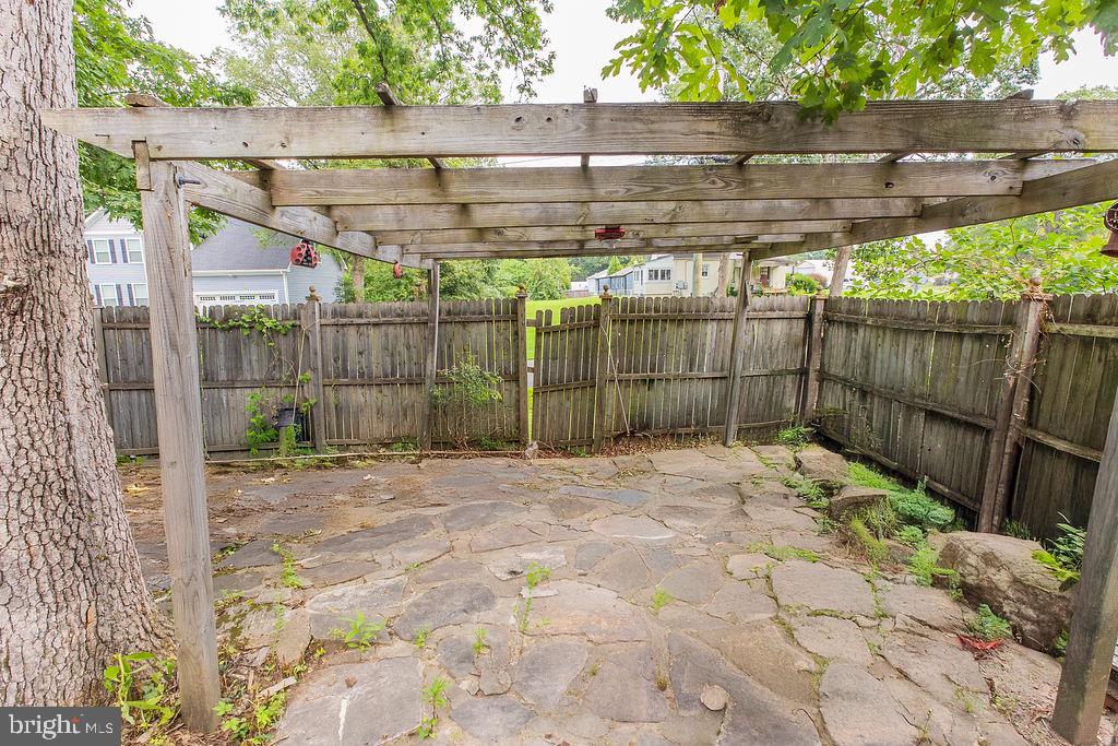 202 EARLY ST, FREDERICKSBURG, Virginia 22408, 3 Bedrooms Bedrooms, 11 Rooms Rooms,2 BathroomsBathrooms,Residential,For sale,202 EARLY ST,VASP2035304 MLS # VASP2035304