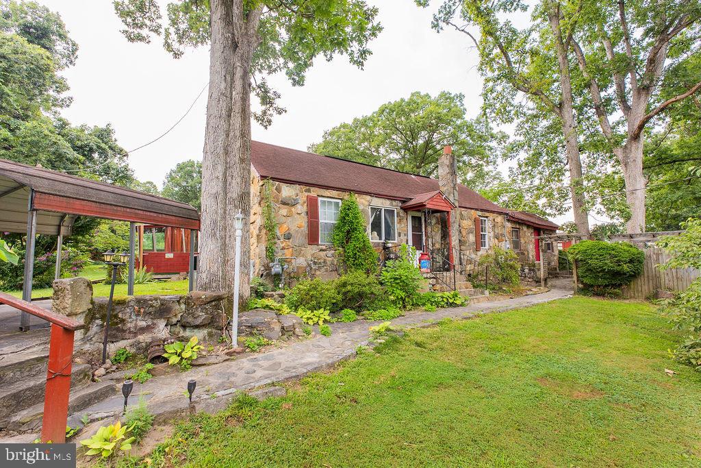 202 EARLY ST, FREDERICKSBURG, Virginia 22408, 3 Bedrooms Bedrooms, 11 Rooms Rooms,2 BathroomsBathrooms,Residential,For sale,202 EARLY ST,VASP2035304 MLS # VASP2035304