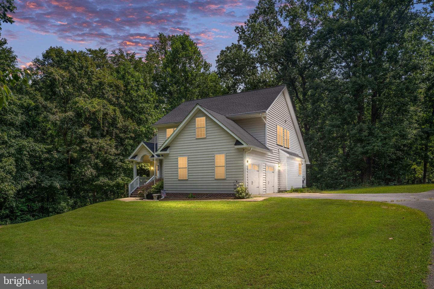 199 STONEWALL DR, FREDERICKSBURG, Virginia 22401, 5 Bedrooms Bedrooms, ,3 BathroomsBathrooms,Residential,For sale,199 STONEWALL DR,VAFB2008724 MLS # VAFB2008724
