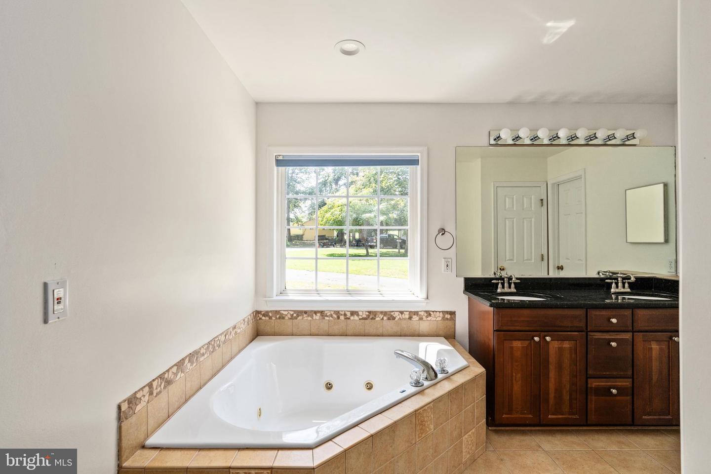 199 STONEWALL DR, FREDERICKSBURG, Virginia 22401, 5 Bedrooms Bedrooms, ,3 BathroomsBathrooms,Residential,For sale,199 STONEWALL DR,VAFB2008724 MLS # VAFB2008724