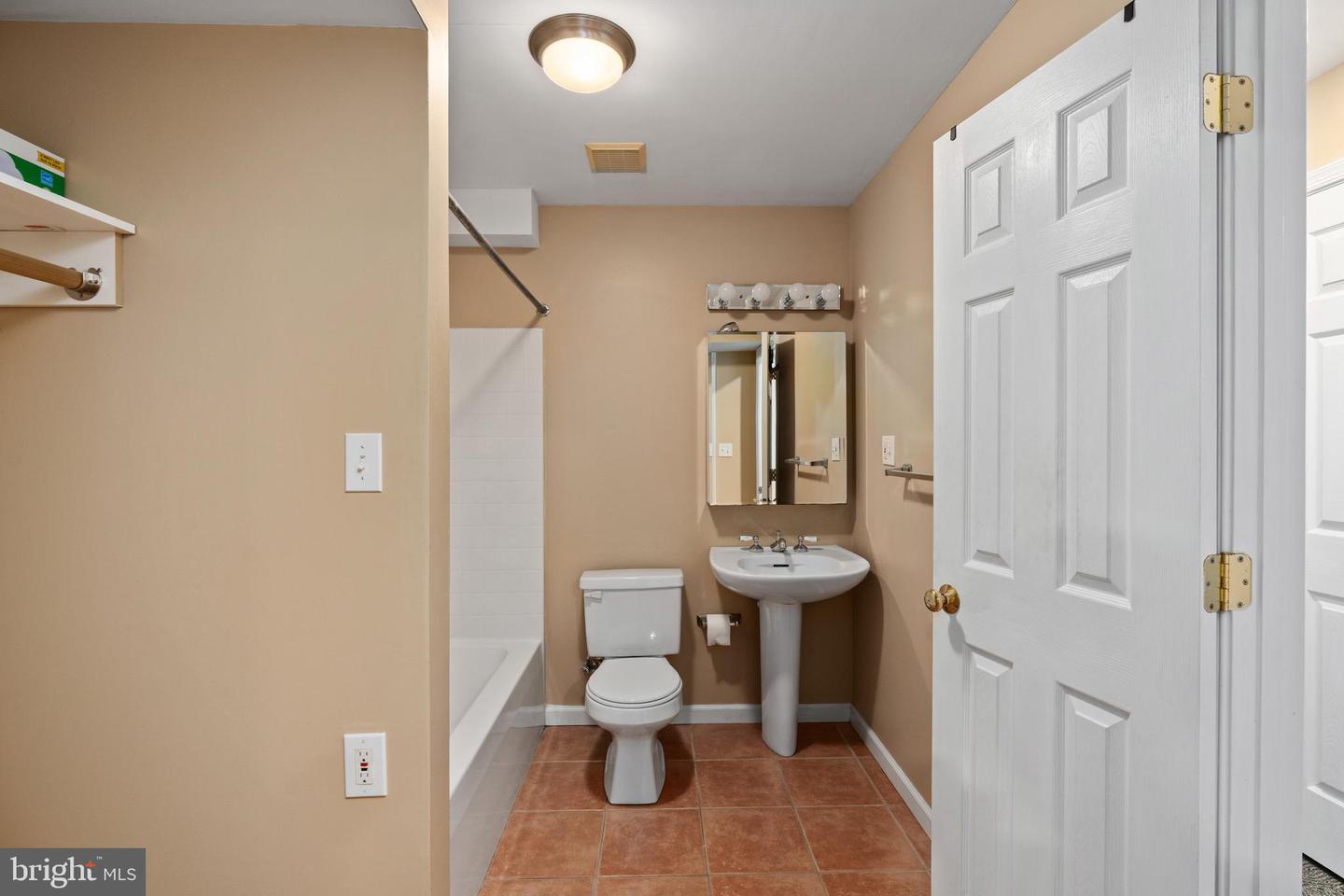 199 STONEWALL DR, FREDERICKSBURG, Virginia 22401, 5 Bedrooms Bedrooms, ,3 BathroomsBathrooms,Residential,For sale,199 STONEWALL DR,VAFB2008724 MLS # VAFB2008724