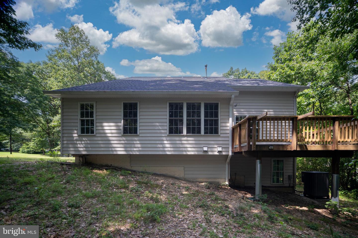 199 STONEWALL DR, FREDERICKSBURG, Virginia 22401, 5 Bedrooms Bedrooms, ,3 BathroomsBathrooms,Residential,For sale,199 STONEWALL DR,VAFB2008724 MLS # VAFB2008724