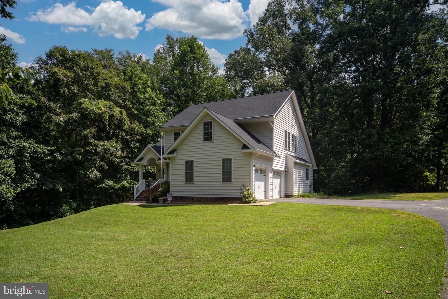 199 STONEWALL DR, FREDERICKSBURG, Virginia 22401, 5 Bedrooms Bedrooms, ,3 BathroomsBathrooms,Residential,For sale,199 STONEWALL DR,VAFB2008724 MLS # VAFB2008724