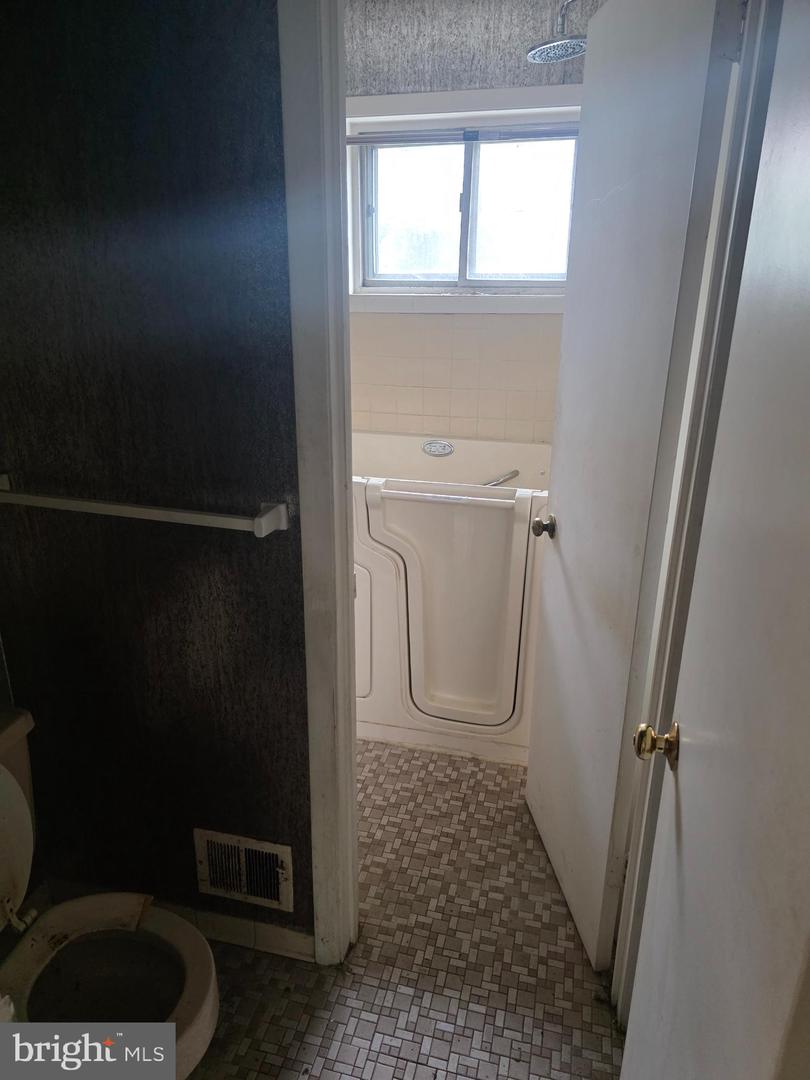 2406 24TH ST SE, WASHINGTON, District Of Columbia 20020, 3 Bedrooms Bedrooms, ,2 BathroomsBathrooms,Residential,For sale,2406 24TH ST SE,DCDC2214200 MLS # DCDC2214200