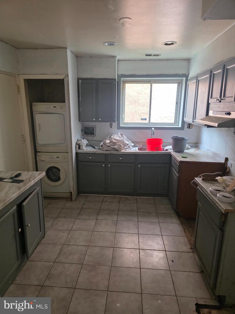 2406 24TH ST SE, WASHINGTON, District Of Columbia 20020, 3 Bedrooms Bedrooms, ,2 BathroomsBathrooms,Residential,For sale,2406 24TH ST SE,DCDC2214200 MLS # DCDC2214200
