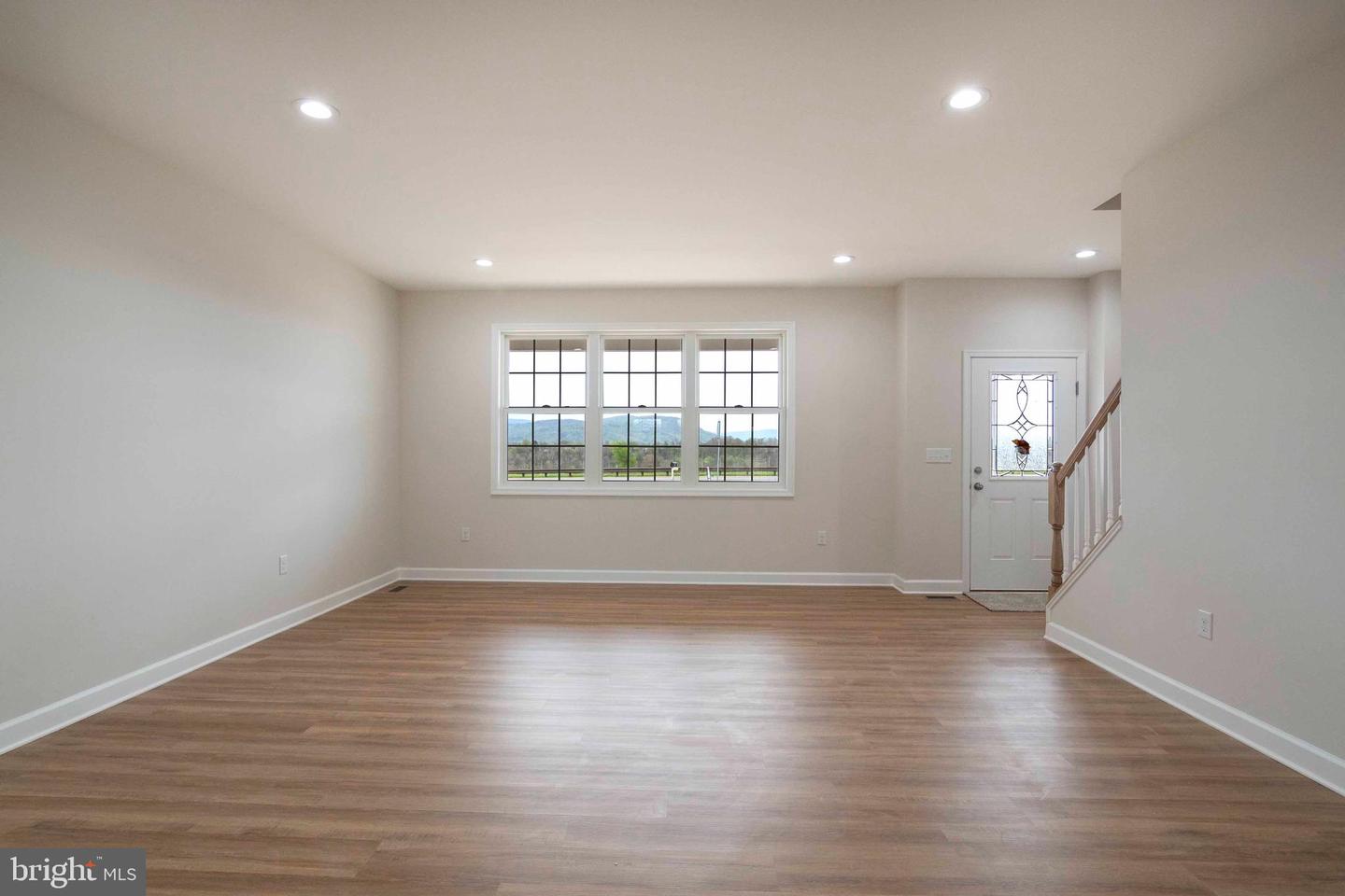 126 STRASBURG RD W, FRONT ROYAL, Virginia 22630, 3 Bedrooms Bedrooms, ,2 BathroomsBathrooms,Residential,For sale,126 STRASBURG RD W,VAWR2011918 MLS # VAWR2011918