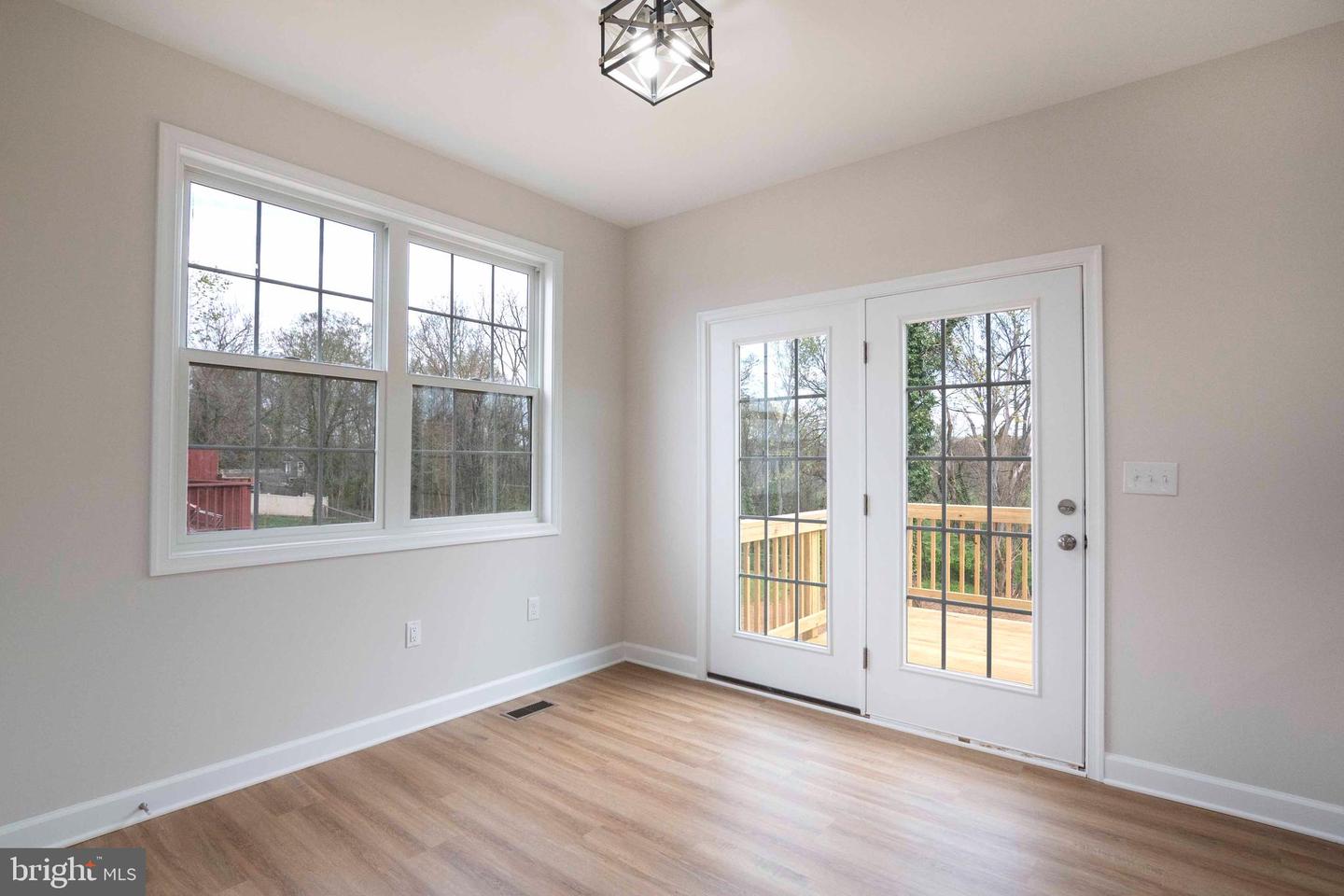 126 STRASBURG RD W, FRONT ROYAL, Virginia 22630, 3 Bedrooms Bedrooms, ,2 BathroomsBathrooms,Residential,For sale,126 STRASBURG RD W,VAWR2011918 MLS # VAWR2011918