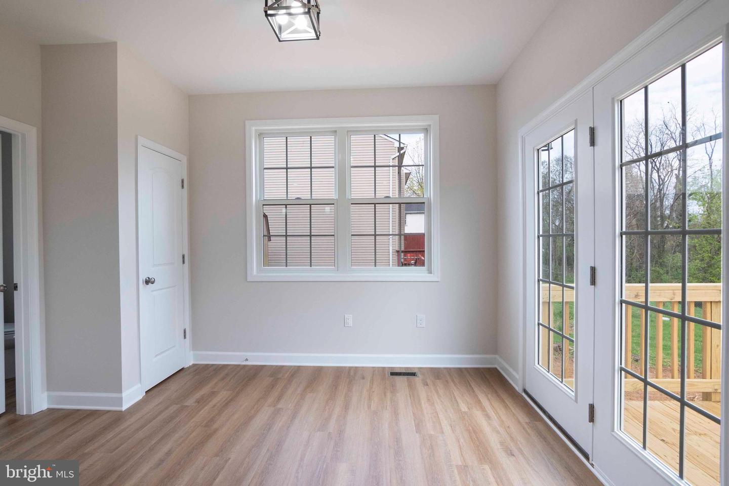 126 STRASBURG RD W, FRONT ROYAL, Virginia 22630, 3 Bedrooms Bedrooms, ,2 BathroomsBathrooms,Residential,For sale,126 STRASBURG RD W,VAWR2011918 MLS # VAWR2011918