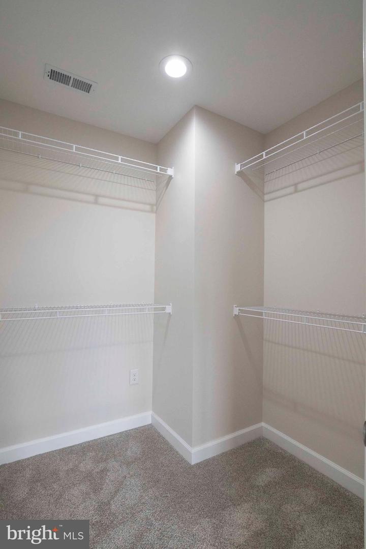 126 STRASBURG RD W, FRONT ROYAL, Virginia 22630, 3 Bedrooms Bedrooms, ,2 BathroomsBathrooms,Residential,For sale,126 STRASBURG RD W,VAWR2011918 MLS # VAWR2011918