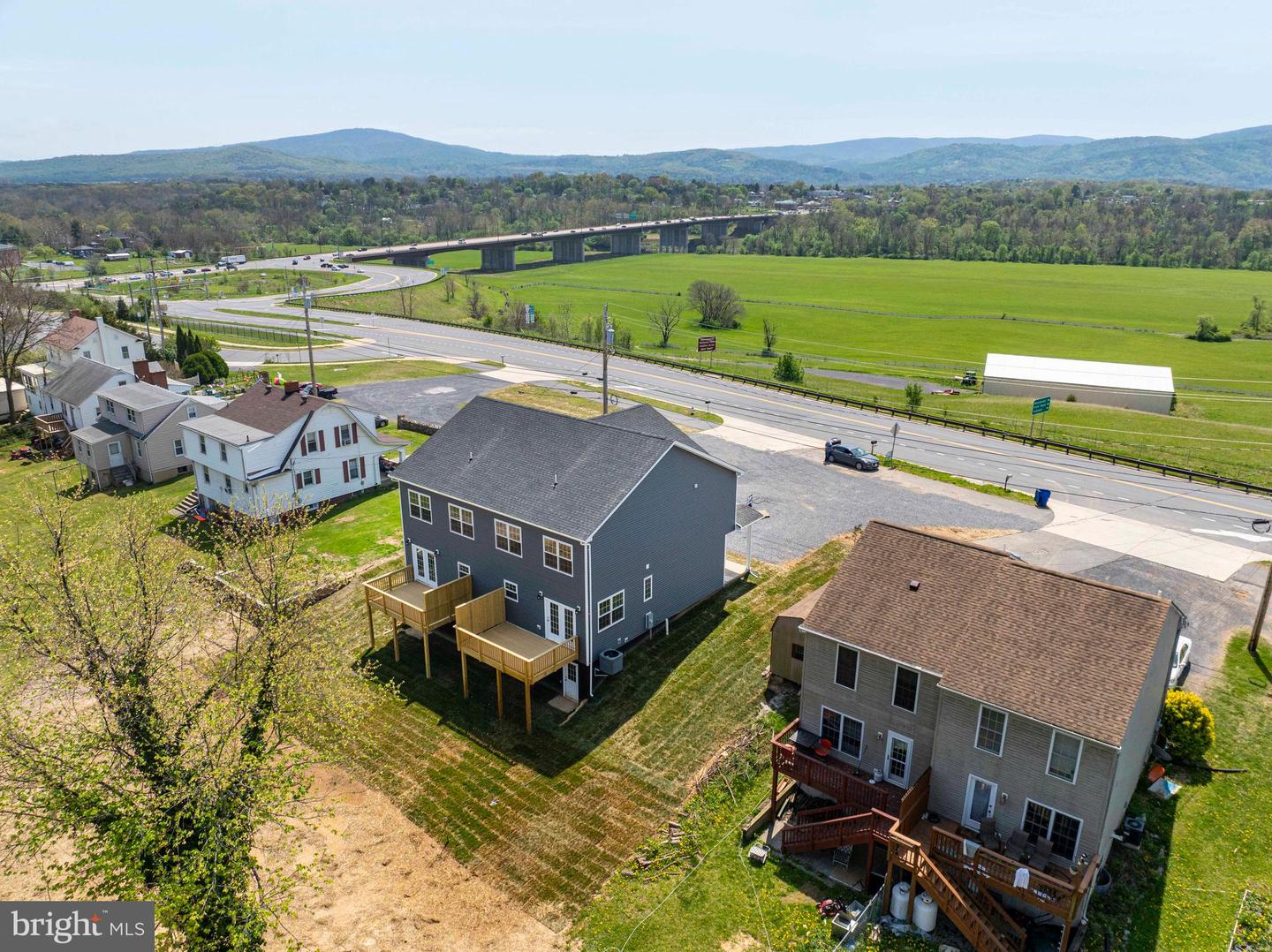 126 STRASBURG RD W, FRONT ROYAL, Virginia 22630, 3 Bedrooms Bedrooms, ,2 BathroomsBathrooms,Residential,For sale,126 STRASBURG RD W,VAWR2011918 MLS # VAWR2011918