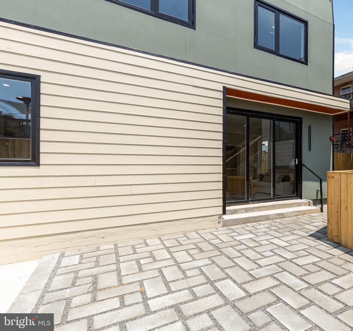 3646 1/2 13TH ST NW, WASHINGTON, District Of Columbia 20010, 4 Bedrooms Bedrooms, ,2 BathroomsBathrooms,Residential,For sale,3646 1/2 13TH ST NW,DCDC2214212 MLS # DCDC2214212