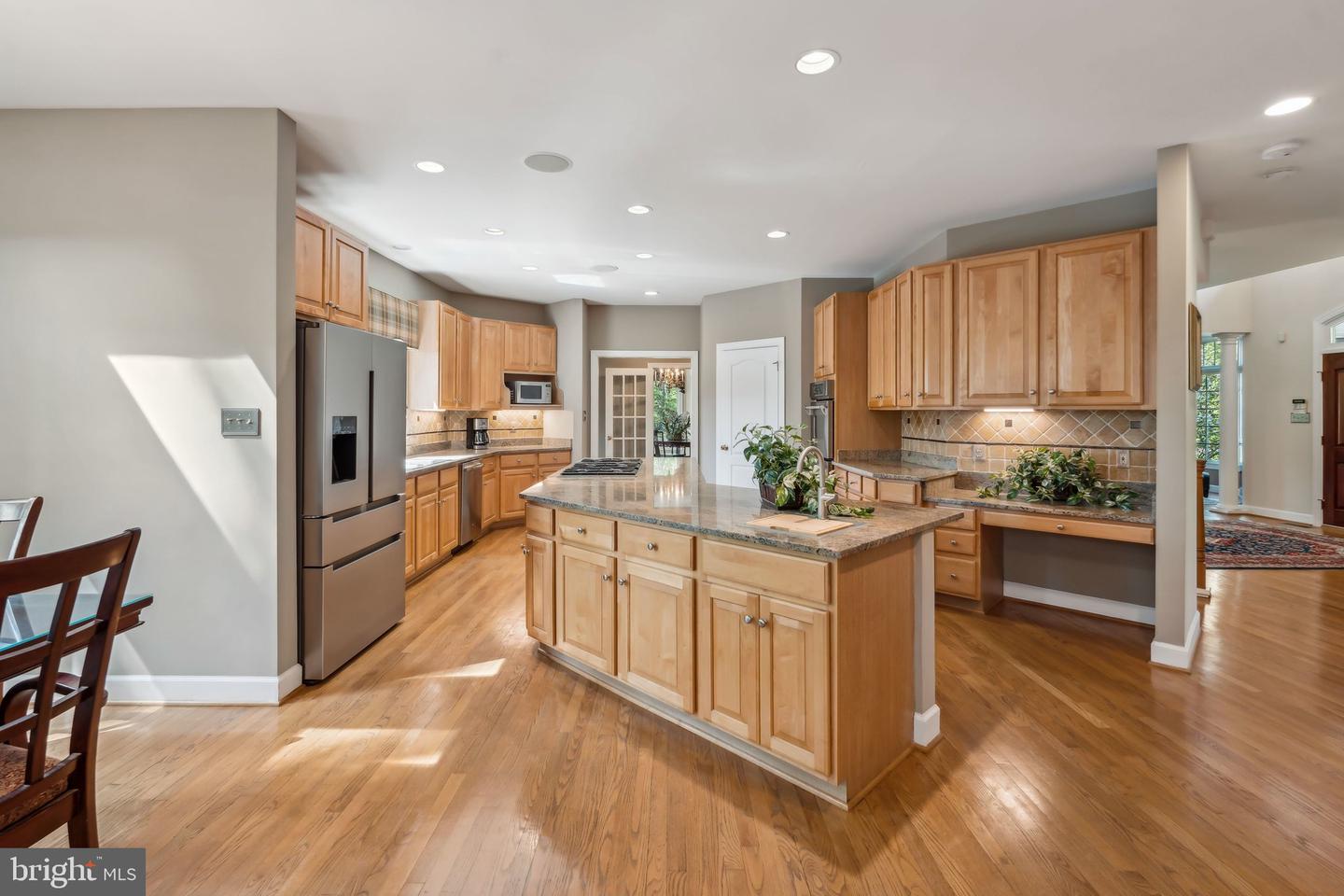 1834 ELGIN DR, VIENNA, Virginia 22182, 5 Bedrooms Bedrooms, ,4 BathroomsBathrooms,Residential,For sale,1834 ELGIN DR,VAFX2260046 MLS # VAFX2260046