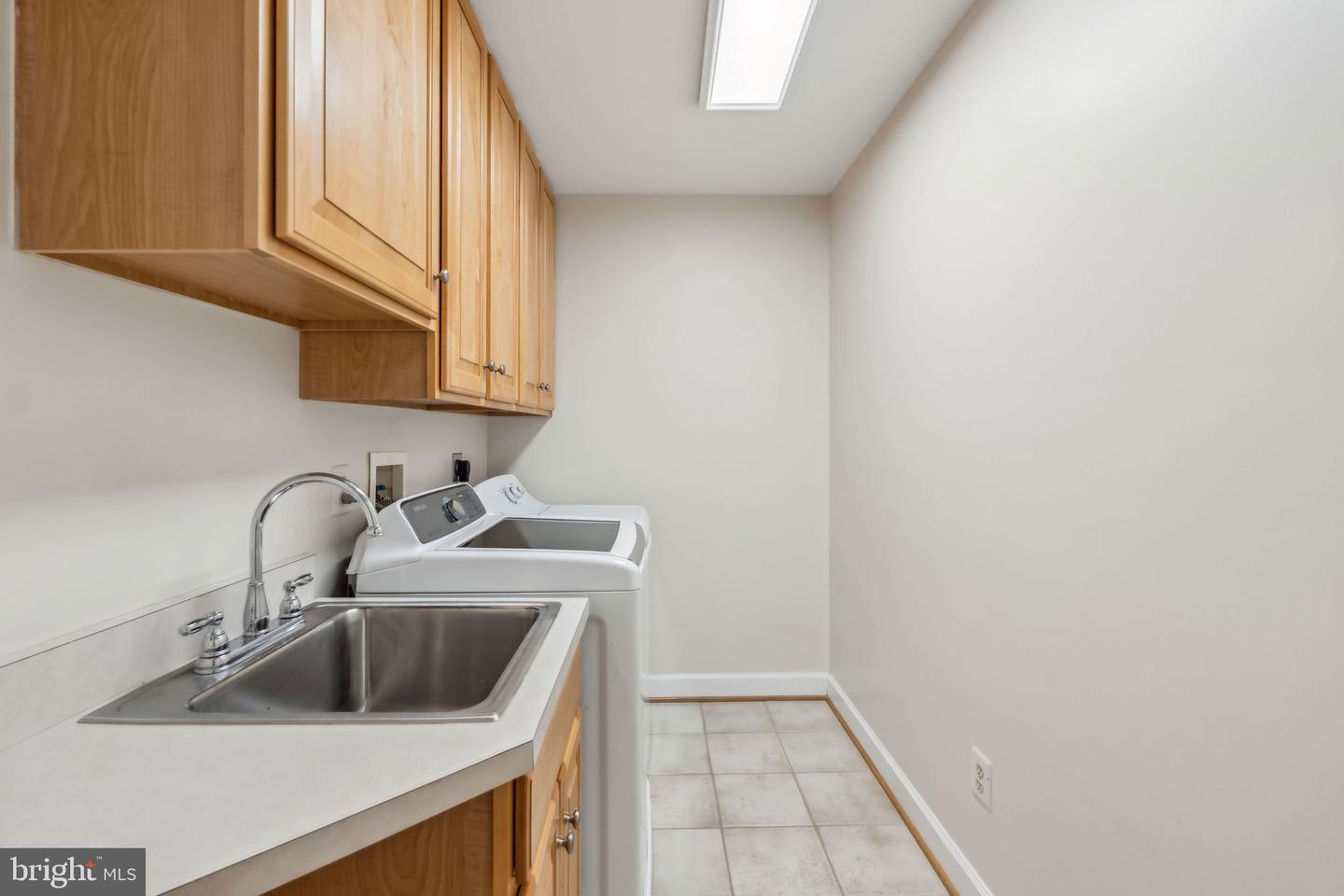 1834 ELGIN DR, VIENNA, Virginia 22182, 5 Bedrooms Bedrooms, ,4 BathroomsBathrooms,Residential,For sale,1834 ELGIN DR,VAFX2260046 MLS # VAFX2260046