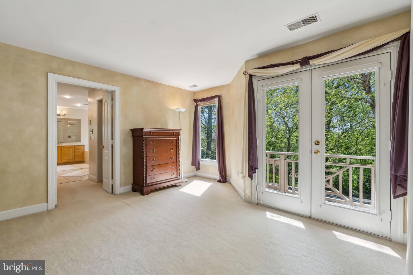 1834 ELGIN DR, VIENNA, Virginia 22182, 5 Bedrooms Bedrooms, ,4 BathroomsBathrooms,Residential,For sale,1834 ELGIN DR,VAFX2260046 MLS # VAFX2260046