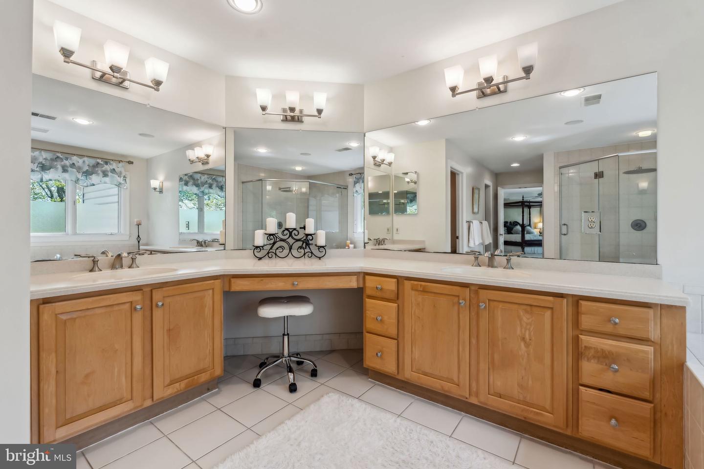 1834 ELGIN DR, VIENNA, Virginia 22182, 5 Bedrooms Bedrooms, ,4 BathroomsBathrooms,Residential,For sale,1834 ELGIN DR,VAFX2260046 MLS # VAFX2260046