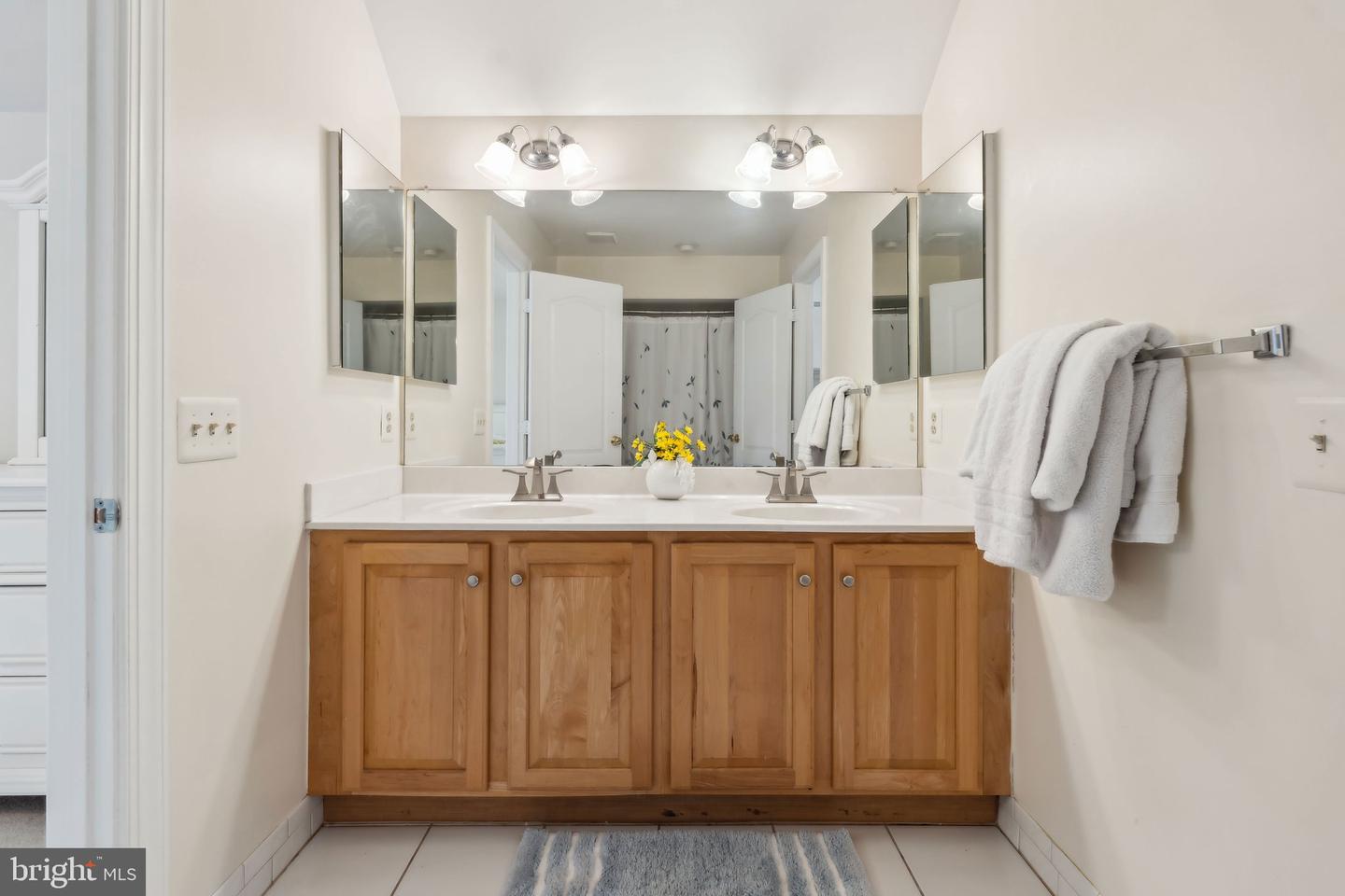 1834 ELGIN DR, VIENNA, Virginia 22182, 5 Bedrooms Bedrooms, ,4 BathroomsBathrooms,Residential,For sale,1834 ELGIN DR,VAFX2260046 MLS # VAFX2260046