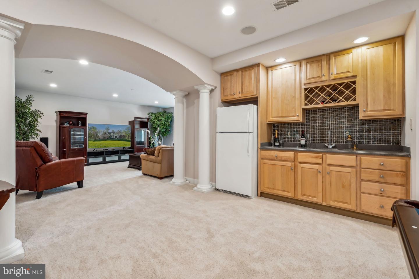 1834 ELGIN DR, VIENNA, Virginia 22182, 5 Bedrooms Bedrooms, ,4 BathroomsBathrooms,Residential,For sale,1834 ELGIN DR,VAFX2260046 MLS # VAFX2260046
