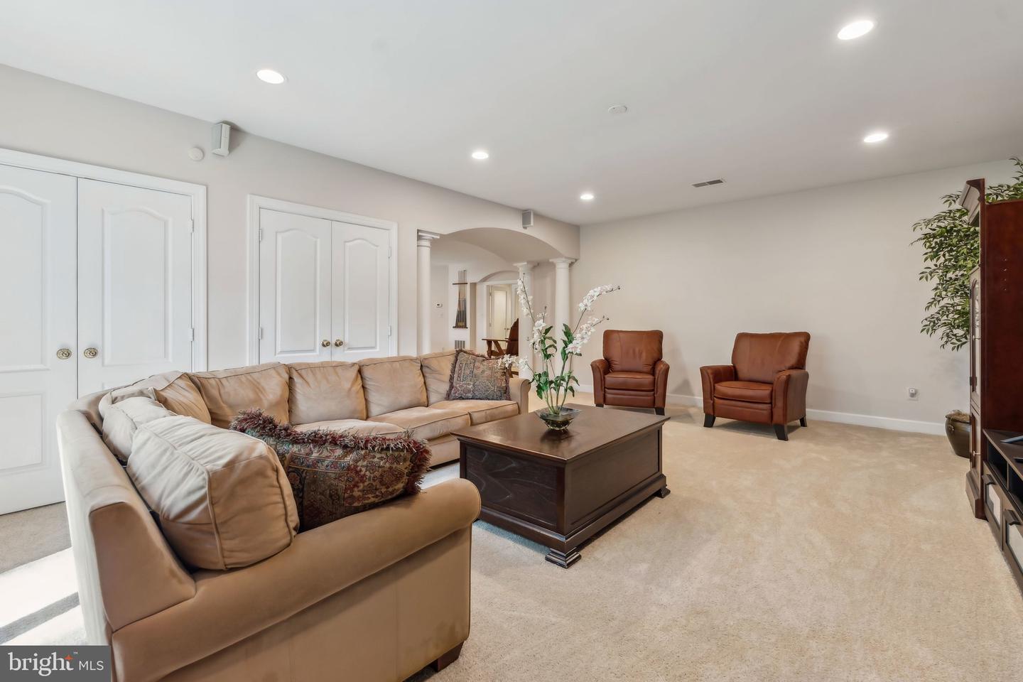 1834 ELGIN DR, VIENNA, Virginia 22182, 5 Bedrooms Bedrooms, ,4 BathroomsBathrooms,Residential,For sale,1834 ELGIN DR,VAFX2260046 MLS # VAFX2260046