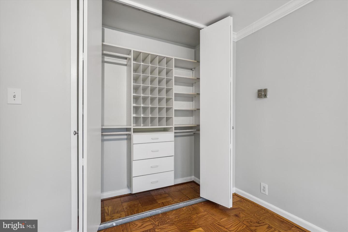 4201 CATHEDRAL AVE NW #507W, WASHINGTON, District Of Columbia 20016, 1 Bedroom Bedrooms, ,1 BathroomBathrooms,Residential,For sale,4201 CATHEDRAL AVE NW #507W,DCDC2214236 MLS # DCDC2214236