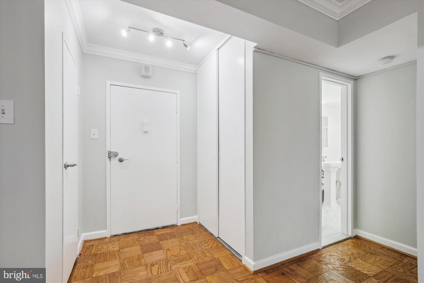 4201 CATHEDRAL AVE NW #507W, WASHINGTON, District Of Columbia 20016, 1 Bedroom Bedrooms, ,1 BathroomBathrooms,Residential,For sale,4201 CATHEDRAL AVE NW #507W,DCDC2214236 MLS # DCDC2214236