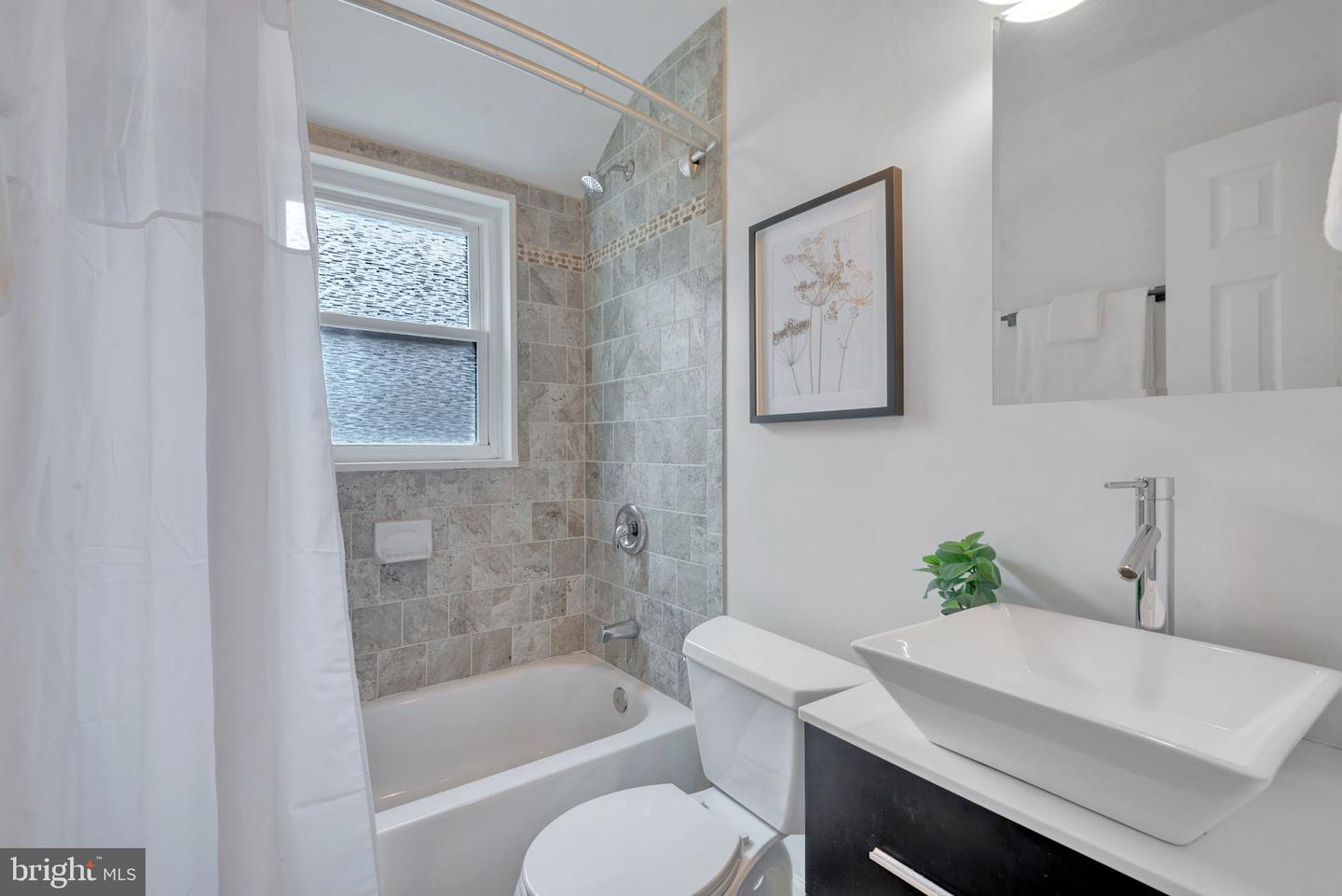 2842 30TH ST NE, WASHINGTON, District Of Columbia 20018, 3 Bedrooms Bedrooms, ,1 BathroomBathrooms,Residential,For sale,2842 30TH ST NE,DCDC2214238 MLS # DCDC2214238