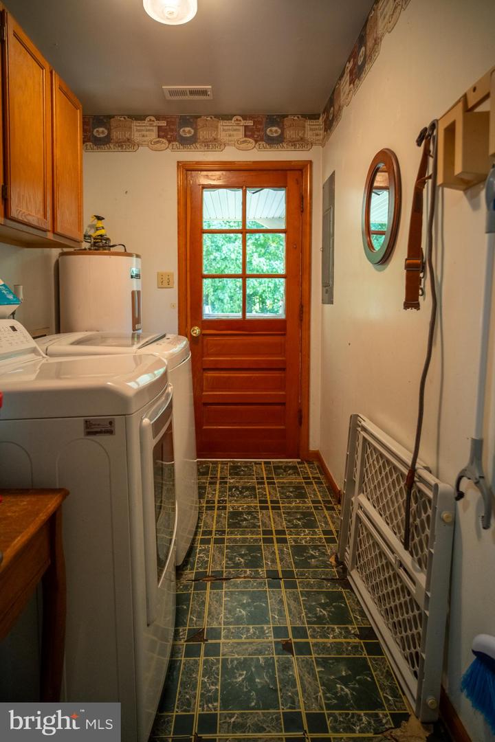 15362 KINGS HWY, MONTROSS, Virginia 22520, 3 Bedrooms Bedrooms, 6 Rooms Rooms,1 BathroomBathrooms,Residential,For sale,15362 KINGS HWY,VAWE2009480 MLS # VAWE2009480