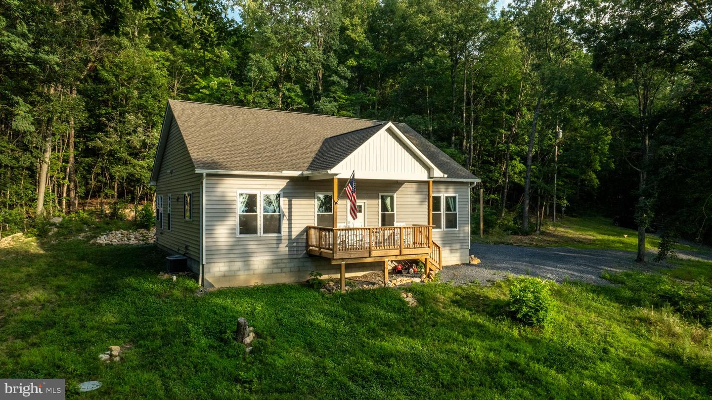 115 MOUNTAIN TOP LN, NEW MARKET, Virginia 22844, 3 Bedrooms Bedrooms, 8 Rooms Rooms,3 BathroomsBathrooms,Residential,For sale,115 MOUNTAIN TOP LN,VASH2012194 MLS # VASH2012194