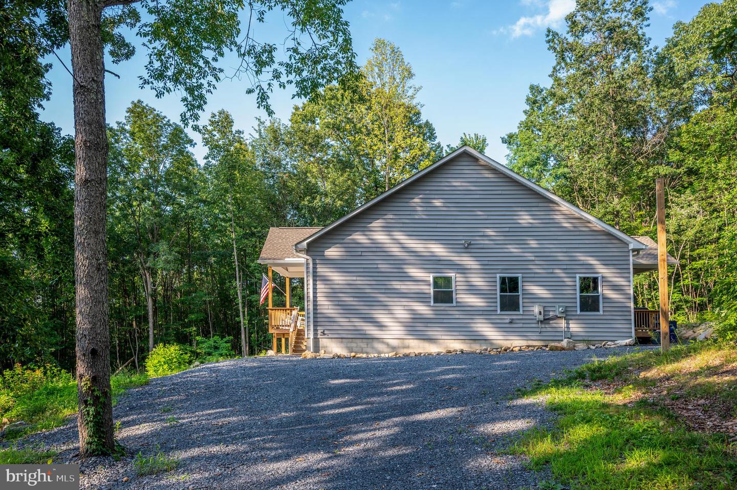 115 MOUNTAIN TOP LN, NEW MARKET, Virginia 22844, 3 Bedrooms Bedrooms, 8 Rooms Rooms,3 BathroomsBathrooms,Residential,For sale,115 MOUNTAIN TOP LN,VASH2012194 MLS # VASH2012194